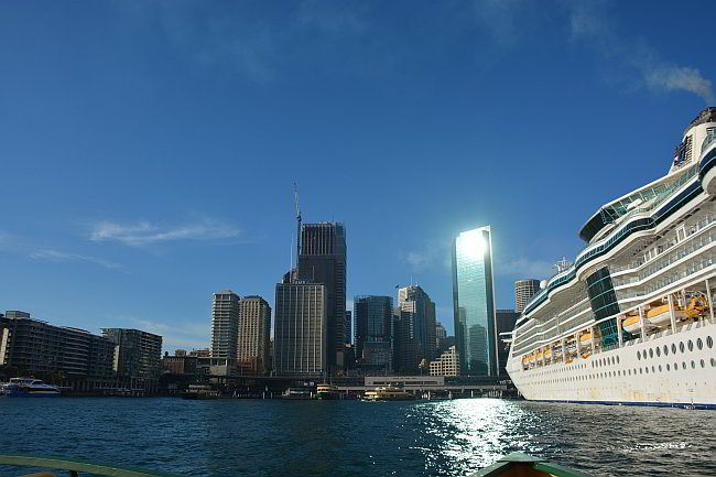 Cruise Ships arrive in Australia